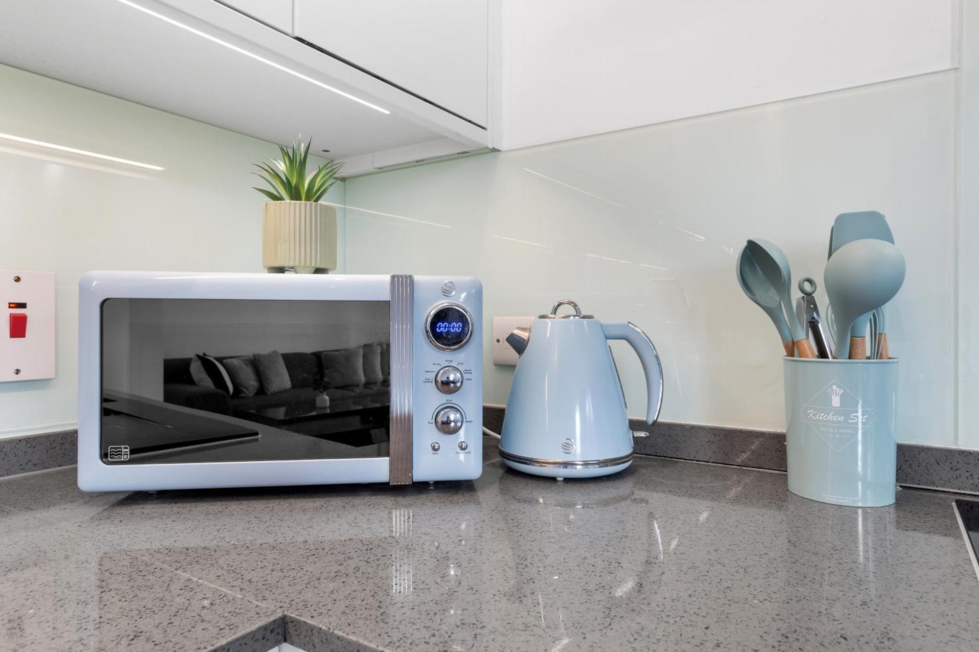 Luxury 4 Bedroom Flat With Stunning Shard View From Terrace In Central London! Next To Station, Sleeps 9 Exterior photo