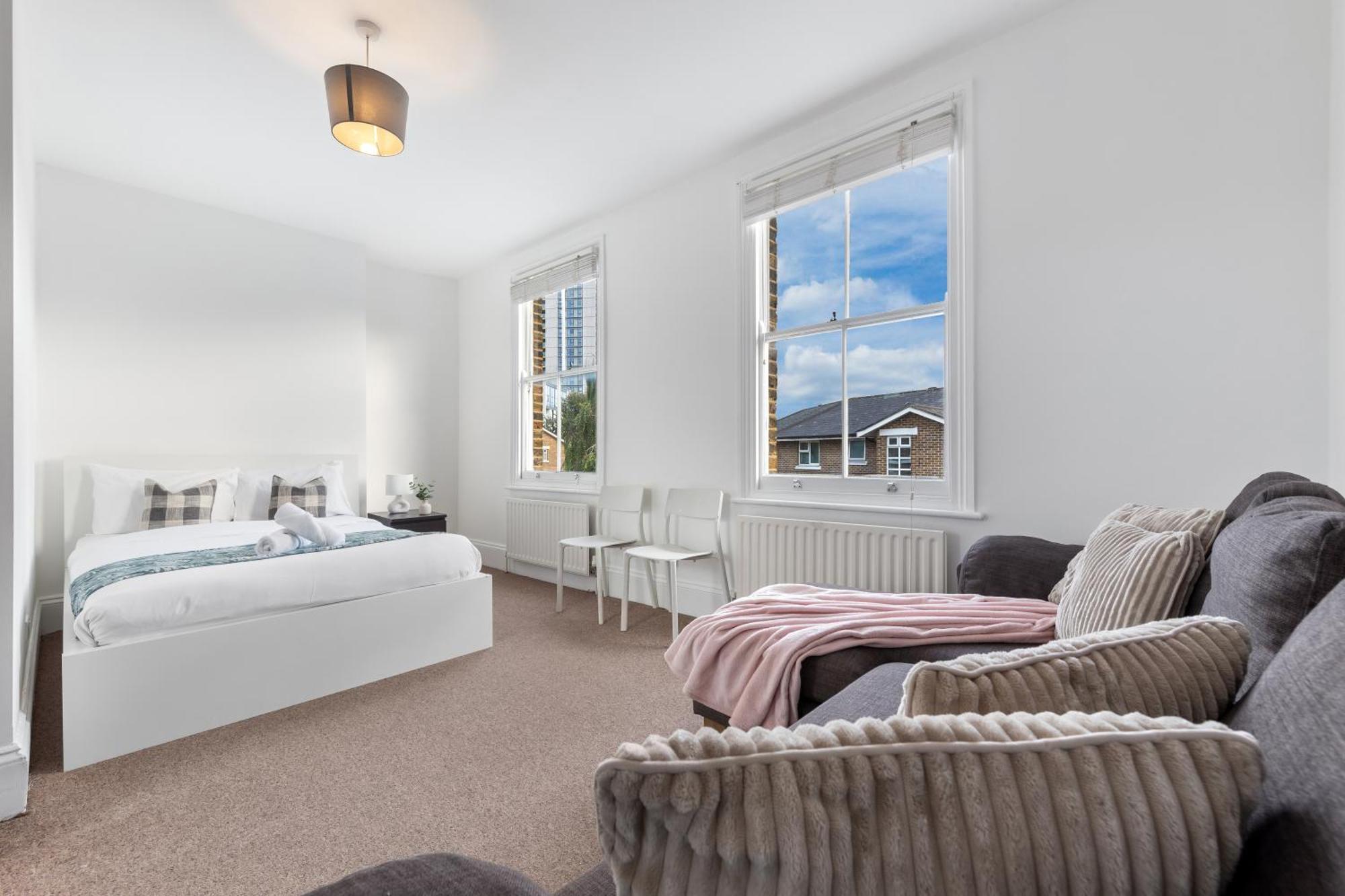 Luxury 4 Bedroom Flat With Stunning Shard View From Terrace In Central London! Next To Station, Sleeps 9 Exterior photo