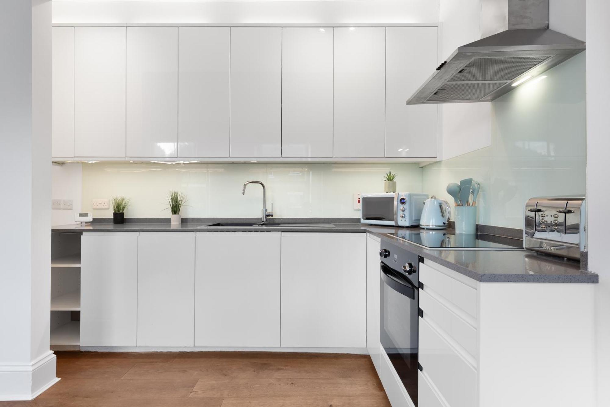 Luxury 4 Bedroom Flat With Stunning Shard View From Terrace In Central London! Next To Station, Sleeps 9 Exterior photo