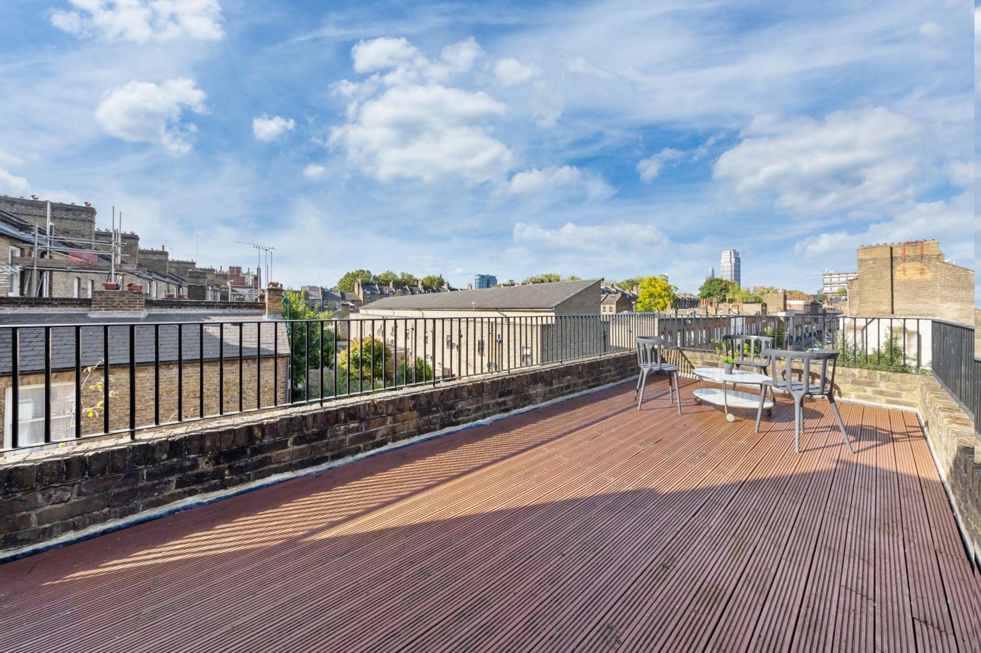 Luxury 4 Bedroom Flat With Stunning Shard View From Terrace In Central London! Next To Station, Sleeps 9 Exterior photo