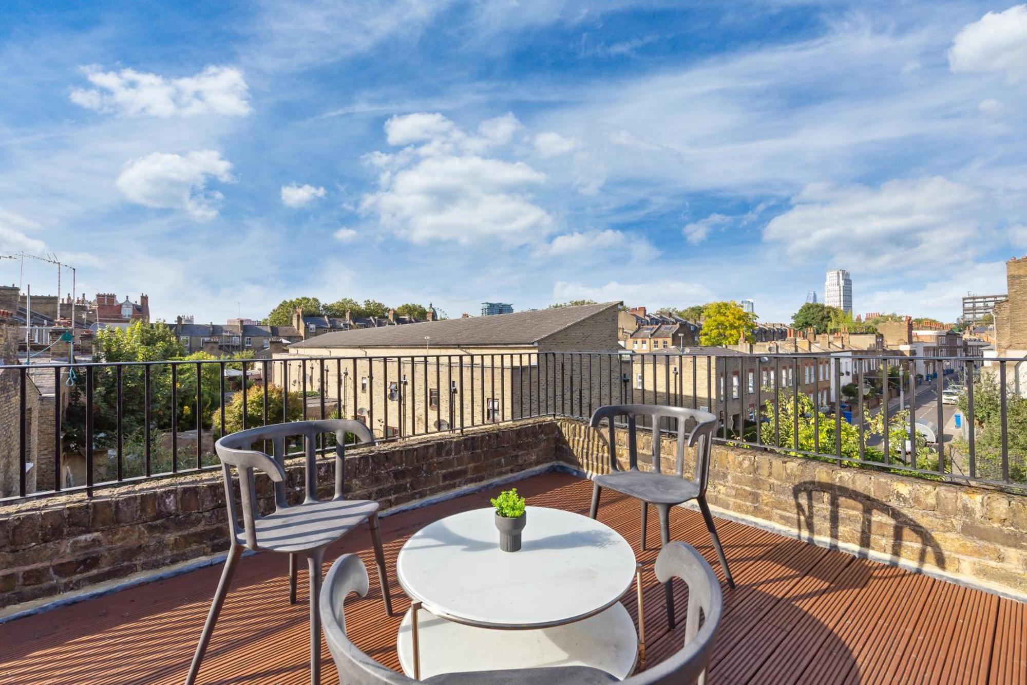 Luxury 4 Bedroom Flat With Stunning Shard View From Terrace In Central London! Next To Station, Sleeps 9 Exterior photo