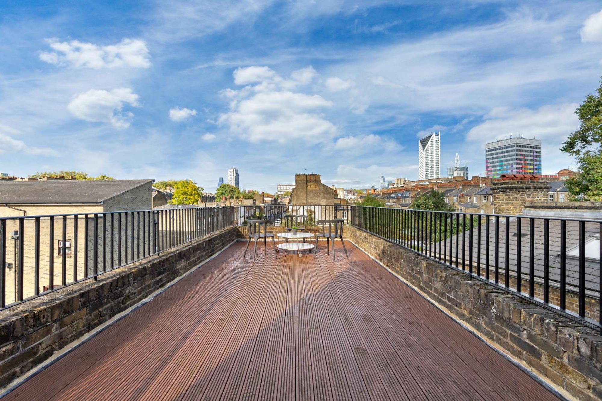 Luxury 4 Bedroom Flat With Stunning Shard View From Terrace In Central London! Next To Station, Sleeps 9 Exterior photo