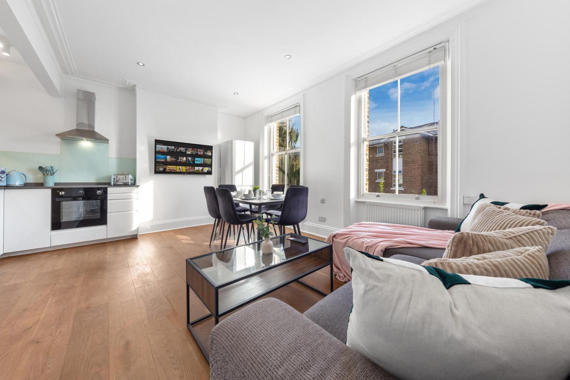 Luxury 4 Bedroom Flat With Stunning Shard View From Terrace In Central London! Next To Station, Sleeps 9 Exterior photo