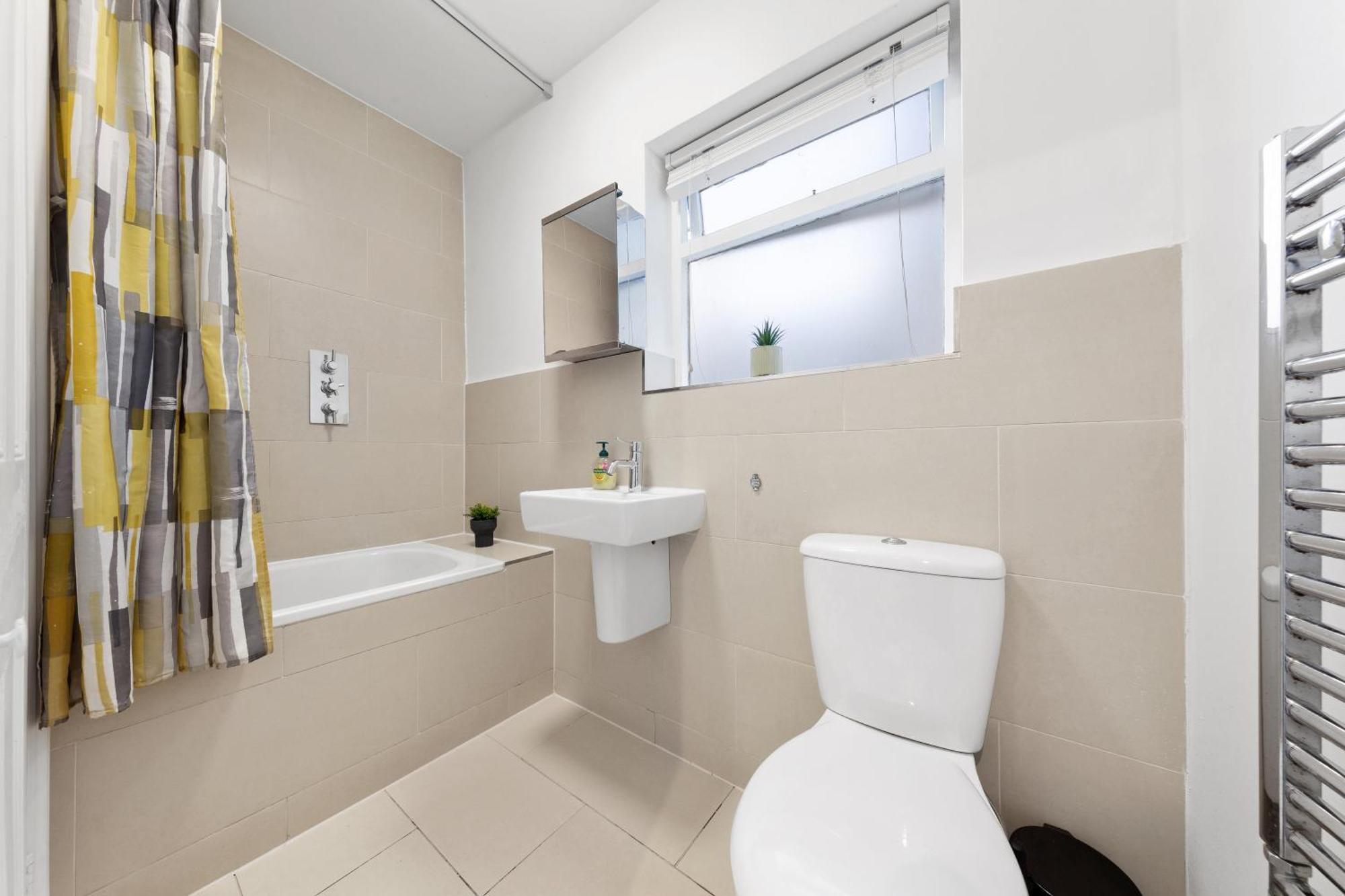 Luxury 4 Bedroom Flat With Stunning Shard View From Terrace In Central London! Next To Station, Sleeps 9 Exterior photo