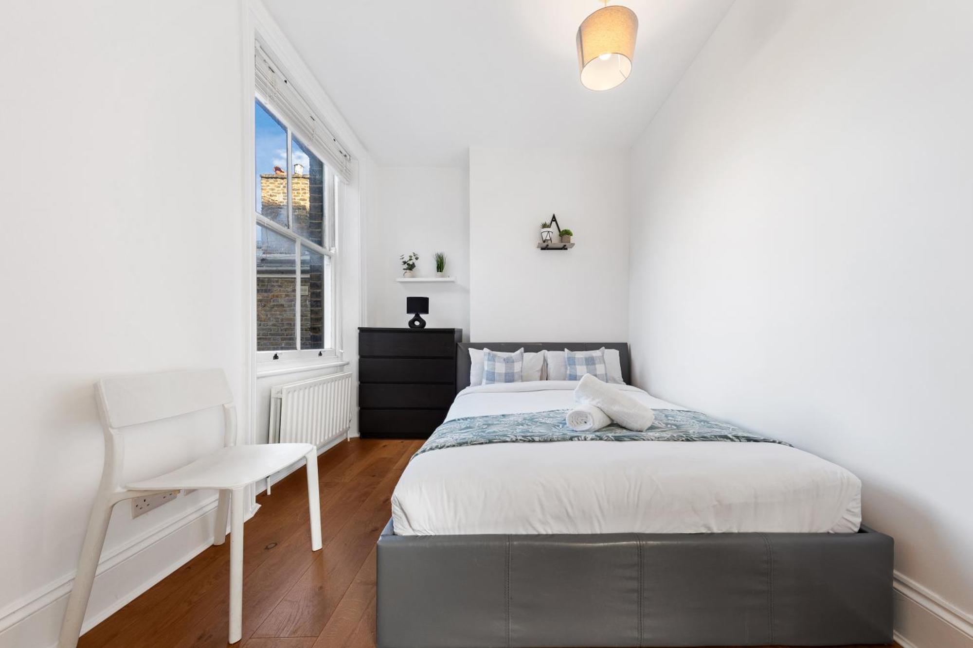 Luxury 4 Bedroom Flat With Stunning Shard View From Terrace In Central London! Next To Station, Sleeps 9 Exterior photo