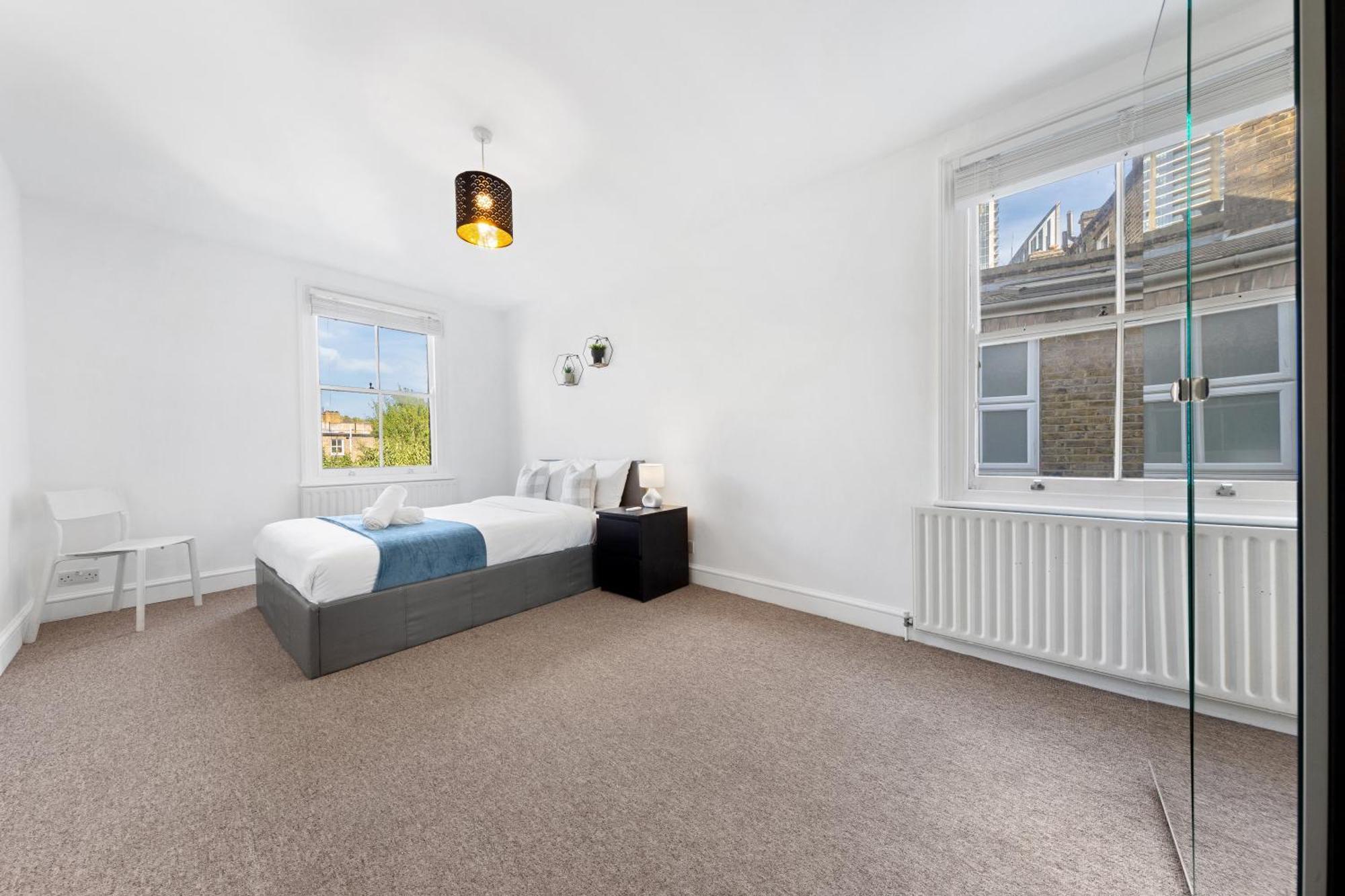 Luxury 4 Bedroom Flat With Stunning Shard View From Terrace In Central London! Next To Station, Sleeps 9 Exterior photo