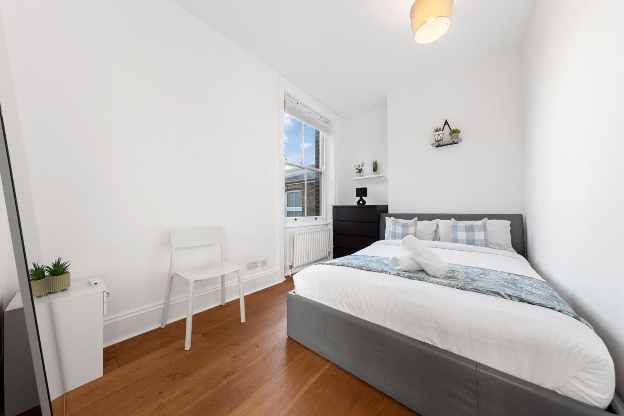 Luxury 4 Bedroom Flat With Stunning Shard View From Terrace In Central London! Next To Station, Sleeps 9 Exterior photo