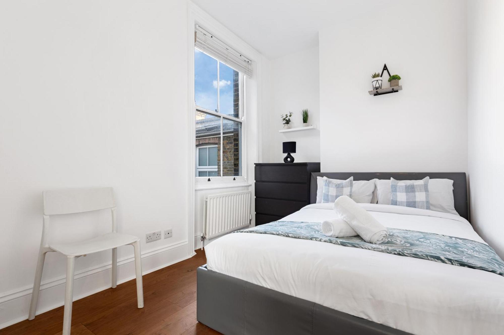 Luxury 4 Bedroom Flat With Stunning Shard View From Terrace In Central London! Next To Station, Sleeps 9 Exterior photo